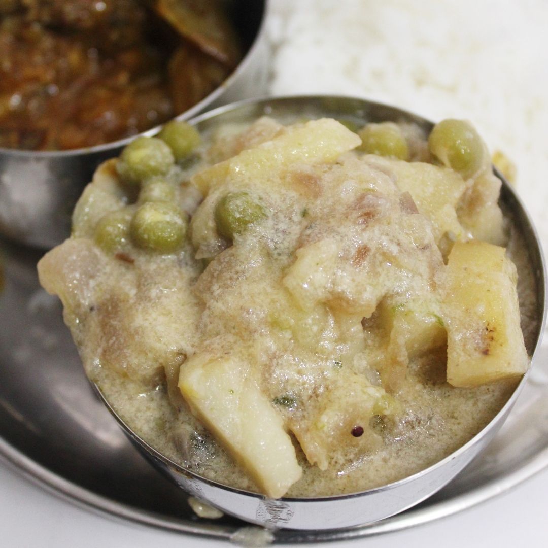 potato paal curry